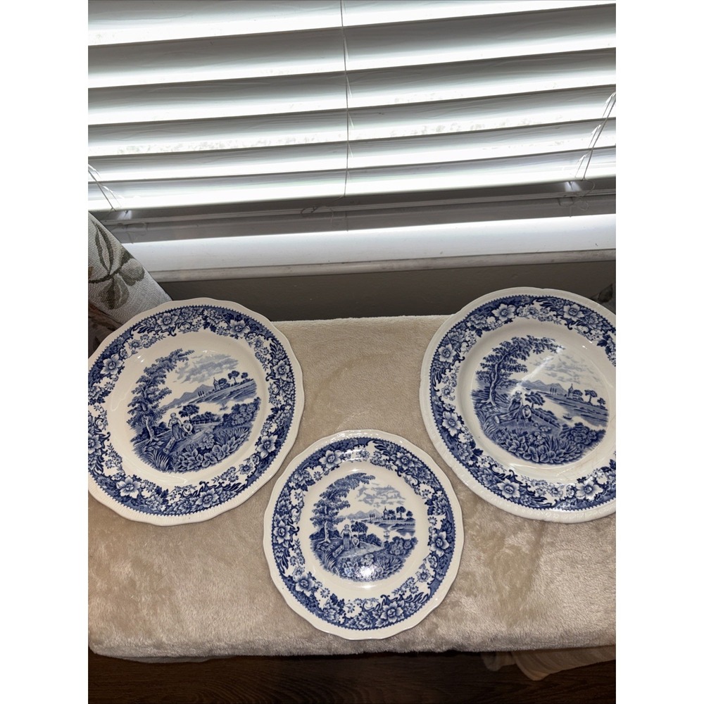 Swinnerton's Silverdale 7" Dessert & 9" Dinner Plates Blue And White Romantic